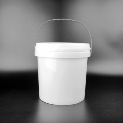 ढक्कन के साथ गोल 5L प्लास्टिक की बाल्टी